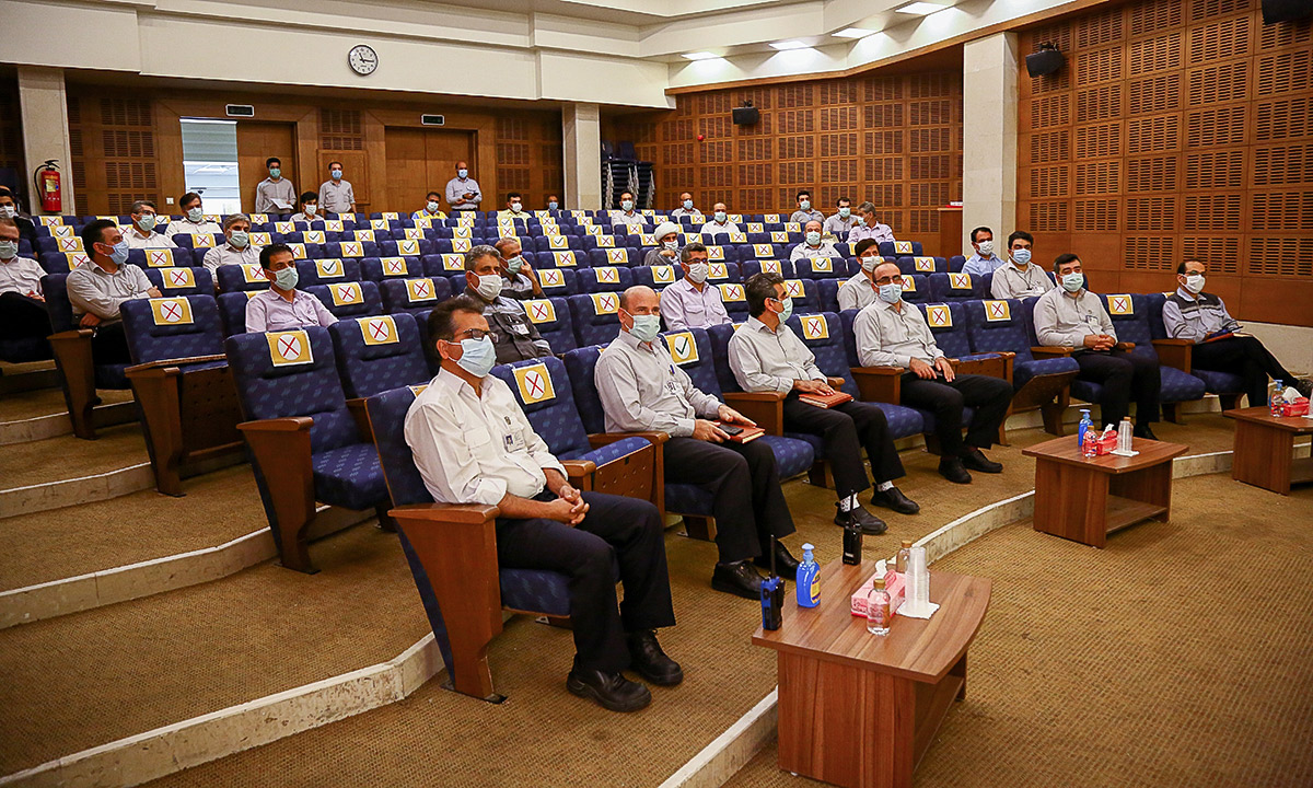 خبر تجلیل کارکنان نمونه ایمنی 2